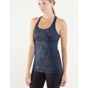 Lululemon Energy Tank Top Paisley Inkwell 2/4‎ with removable pads.
